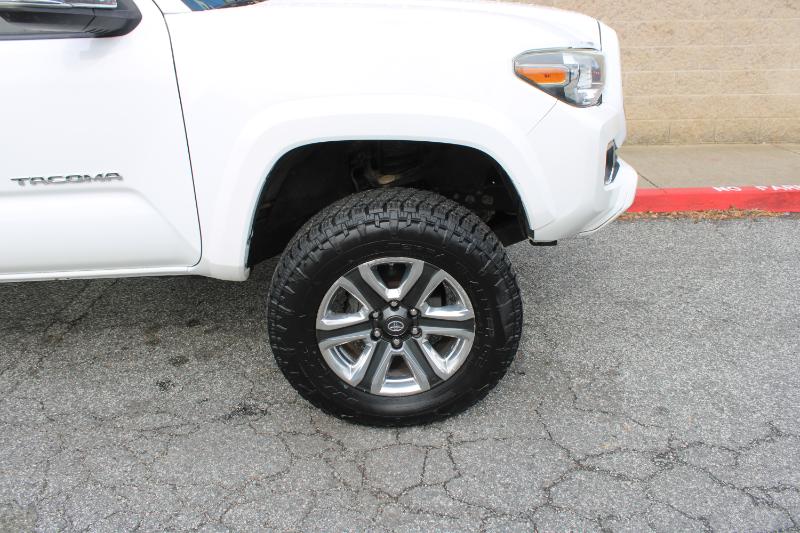 Toyota Tacoma Limited Double Cab 5' Bed V6 4x4 AT (Natl) 2017