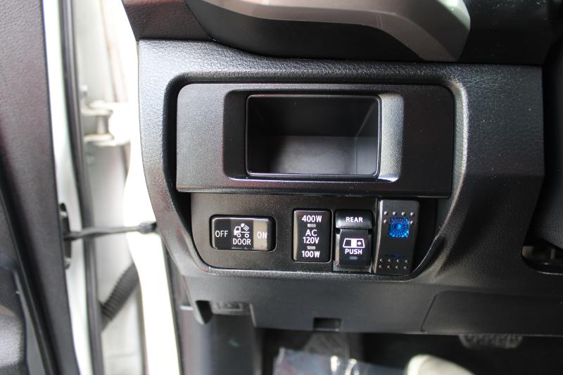 Toyota Tacoma Limited Double Cab 5' Bed V6 4x4 AT (Natl) 2017