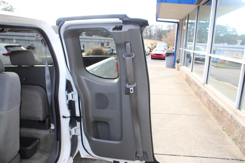 Nissan Frontier 2WD King Cab I4 Auto SV 2015