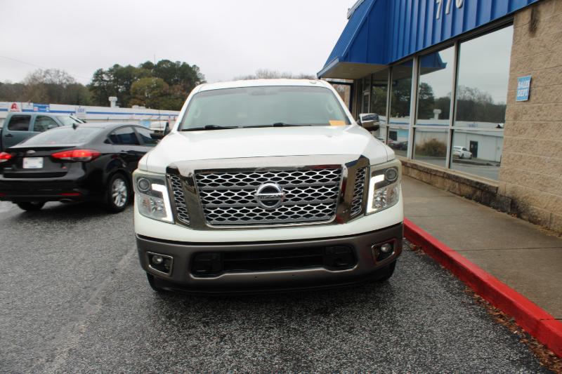 Nissan Titan 4x2 Crew Cab Platinum Reserve 2017