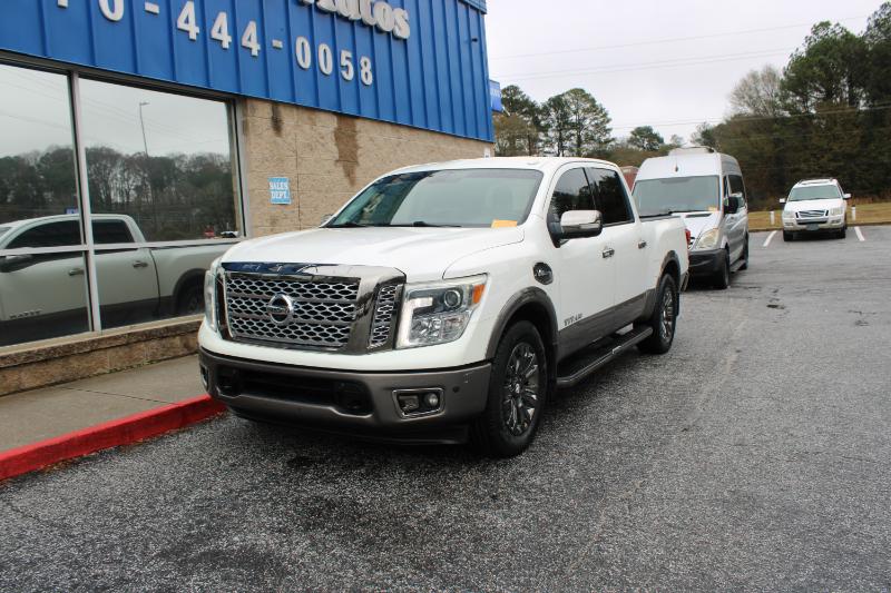 Nissan Titan 4x2 Crew Cab Platinum Reserve 2017