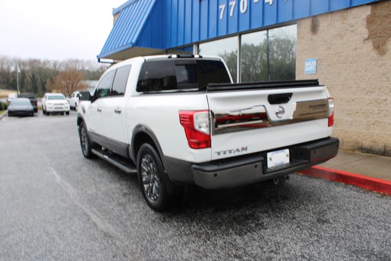 Nissan Titan 4x2 Crew Cab Platinum Reserve 2017