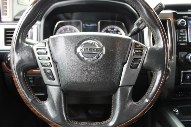 Nissan Titan 4x2 Crew Cab Platinum Reserve 2017