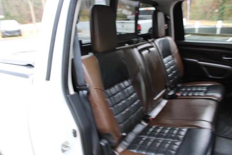 Nissan Titan 4x2 Crew Cab Platinum Reserve 2017