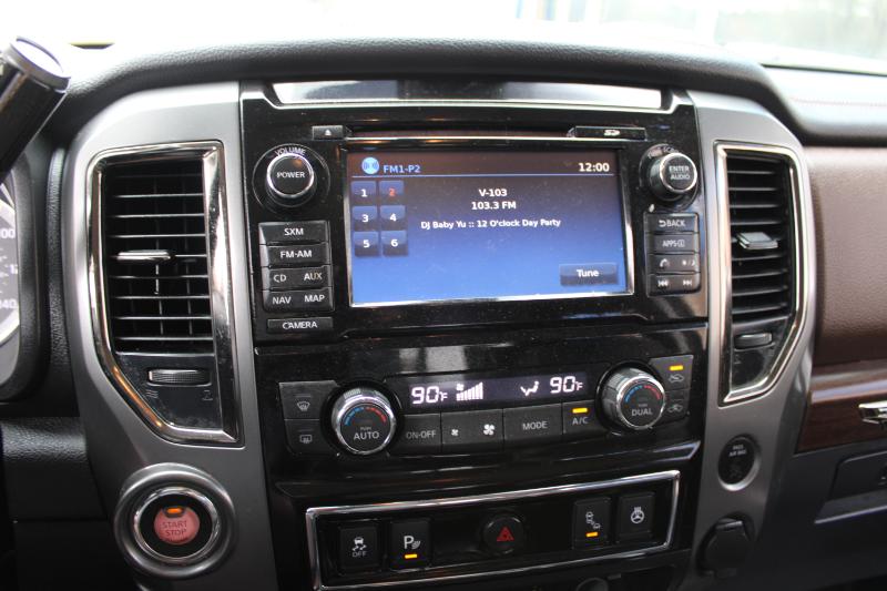 Nissan Titan 4x2 Crew Cab Platinum Reserve 2017