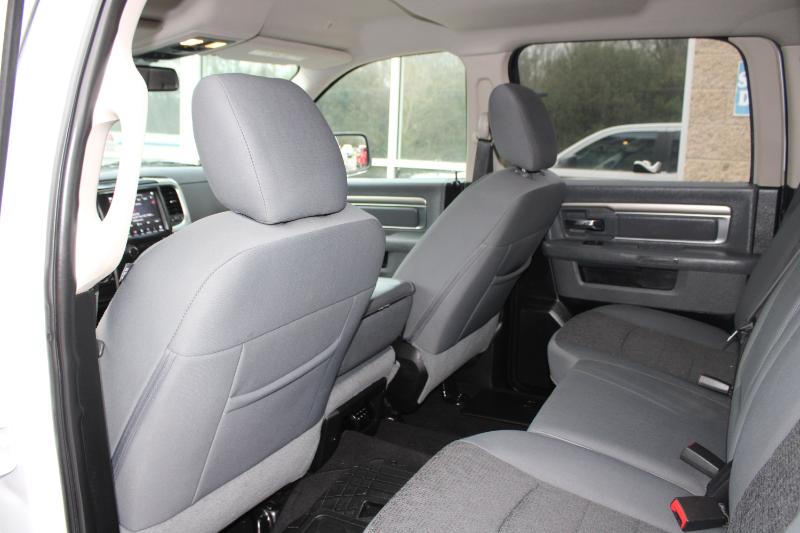 RAM 1500 Big Horn 4x2 Crew Cab 5'7" Box 2018