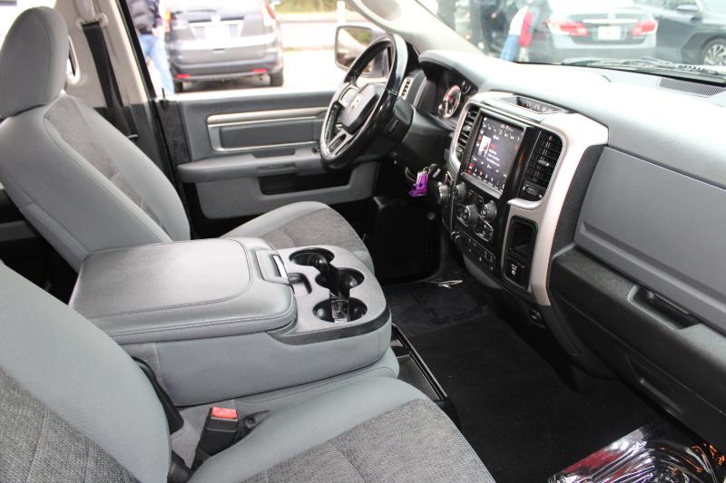 RAM 1500 Big Horn 4x2 Crew Cab 5'7" Box 2018