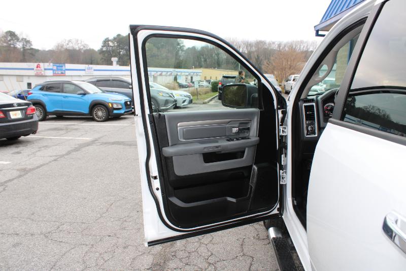 RAM 1500 Big Horn 4x2 Crew Cab 5'7" Box 2018