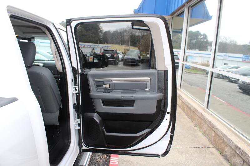 RAM 1500 Big Horn 4x2 Crew Cab 5'7" Box 2018