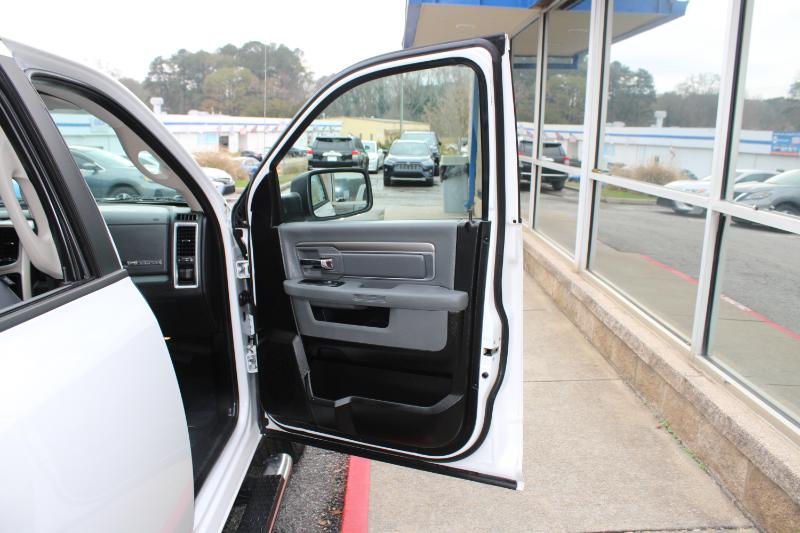 RAM 1500 Big Horn 4x2 Crew Cab 5'7" Box 2018