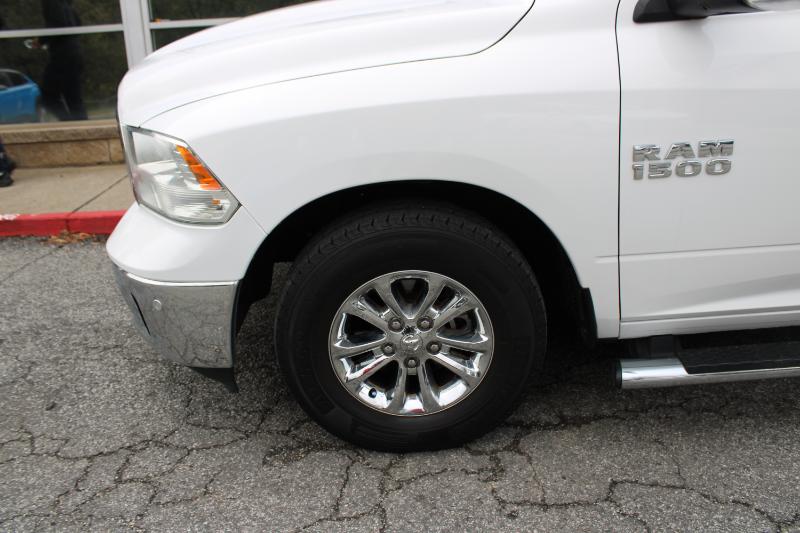 RAM 1500 Big Horn 4x2 Crew Cab 5'7" Box 2018