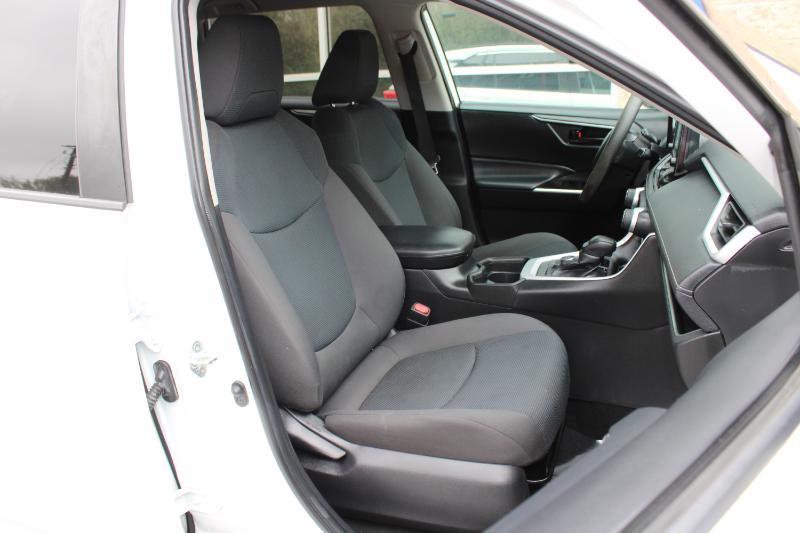 Toyota RAV4 Hybrid LE AWD (Natl) 2021