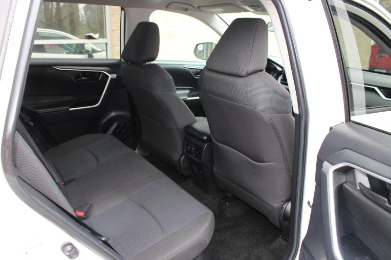 Toyota RAV4 Hybrid LE AWD (Natl) 2021