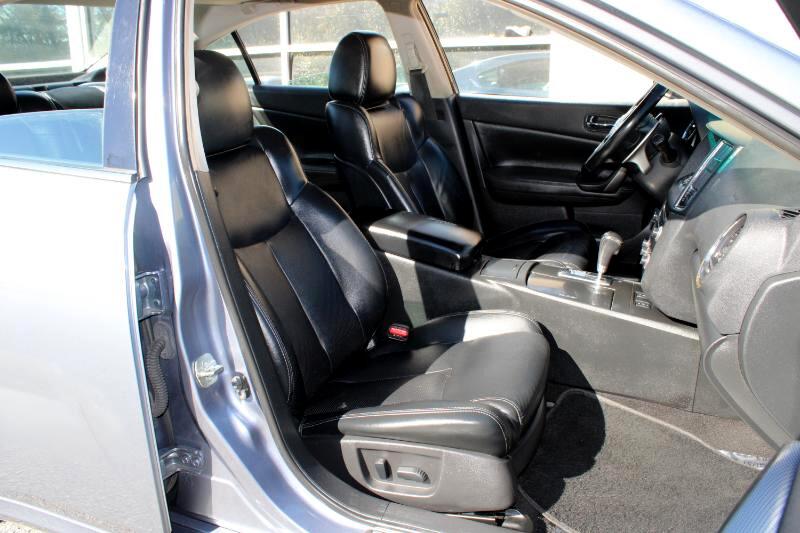 Nissan Maxima 4dr Sdn V6 CVT 3.5 SV w/Sport Pkg 2011