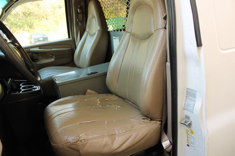 Chevrolet Express Cargo Van RWD 1500 135" 2008