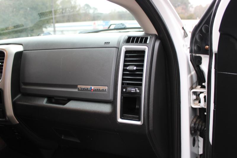 RAM 1500 2WD Reg Cab 140.5" Lone Star 2016