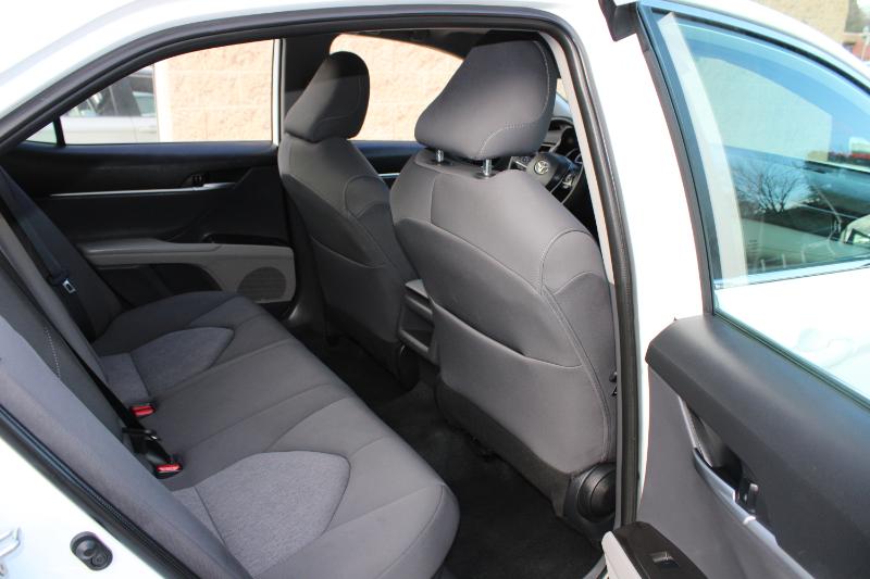 Toyota Camry Hybrid LE CVT (Natl) 2023