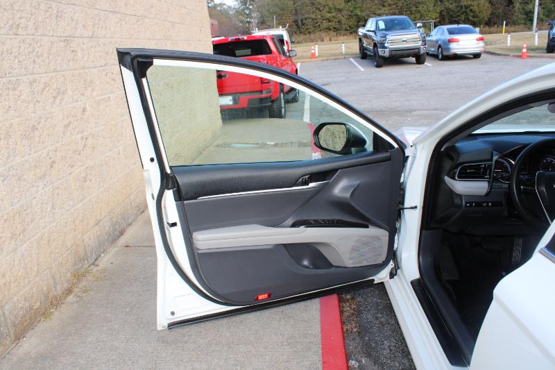 Toyota Camry Hybrid LE CVT (Natl) 2023