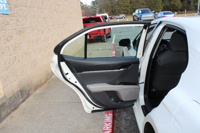 Toyota Camry Hybrid LE CVT (Natl) 2023