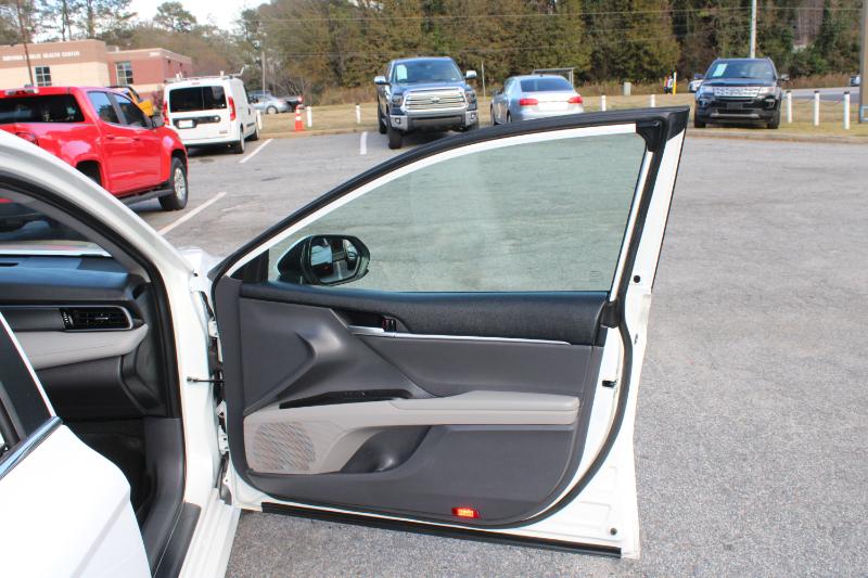 Toyota Camry Hybrid LE CVT (Natl) 2023