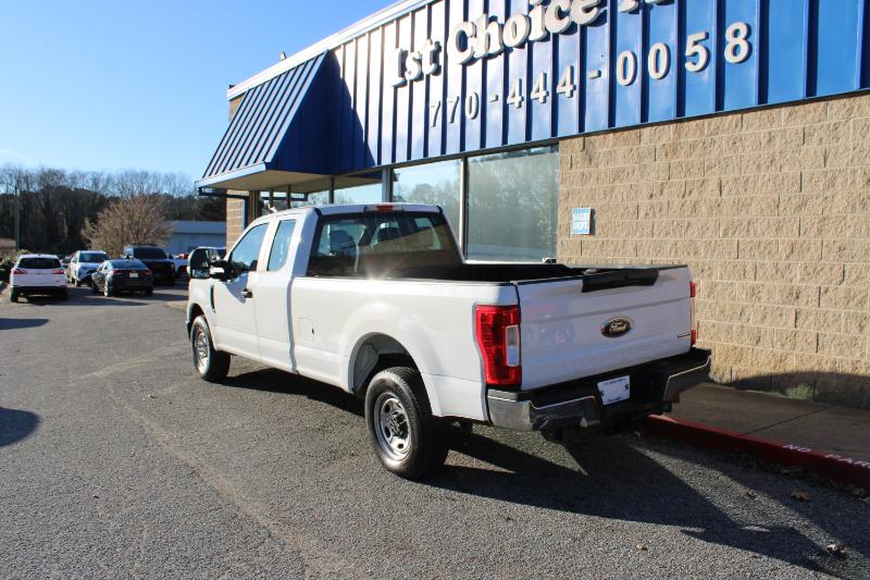 Ford Super Duty F-250 SRW Lariat 2WD SuperCab 8' Box 2017