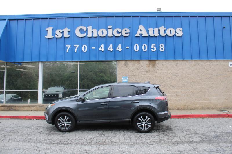 Toyota RAV4 LE FWD (Natl) 2017