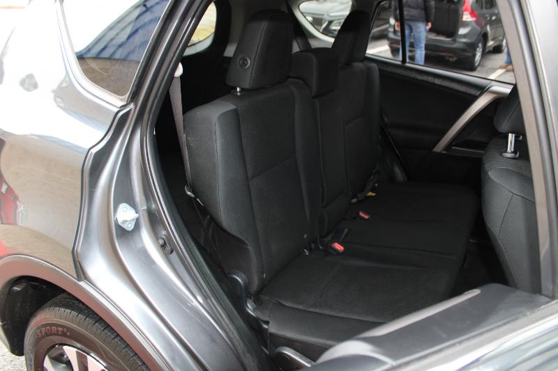 Toyota RAV4 LE FWD (Natl) 2017