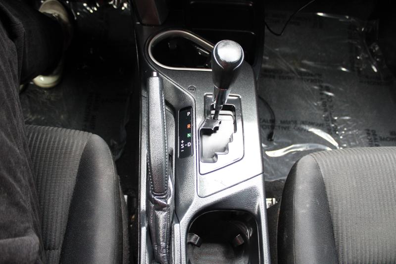 Toyota RAV4 LE FWD (Natl) 2017