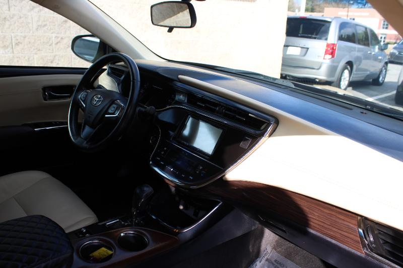 Toyota Avalon 4dr Sdn XLE Touring (Natl) 2015