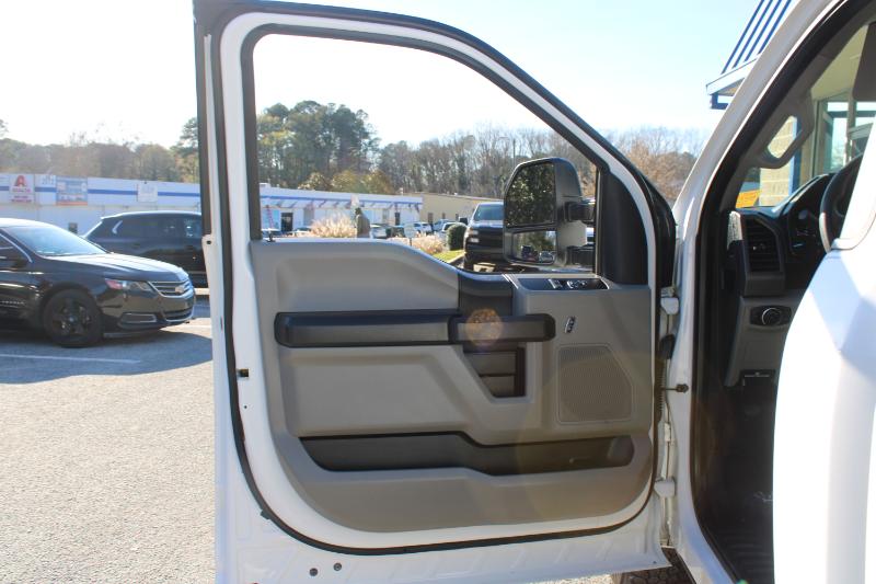 Ford Super Duty F-250 SRW XLT 2WD Reg Cab 8' Box 2018