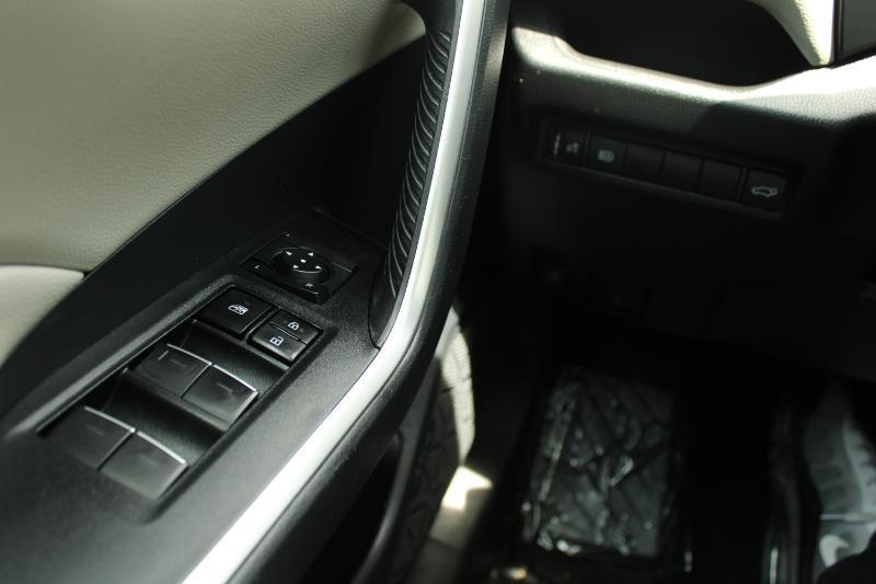 Toyota RAV4 Hybrid XLE AWD (Natl) 2022