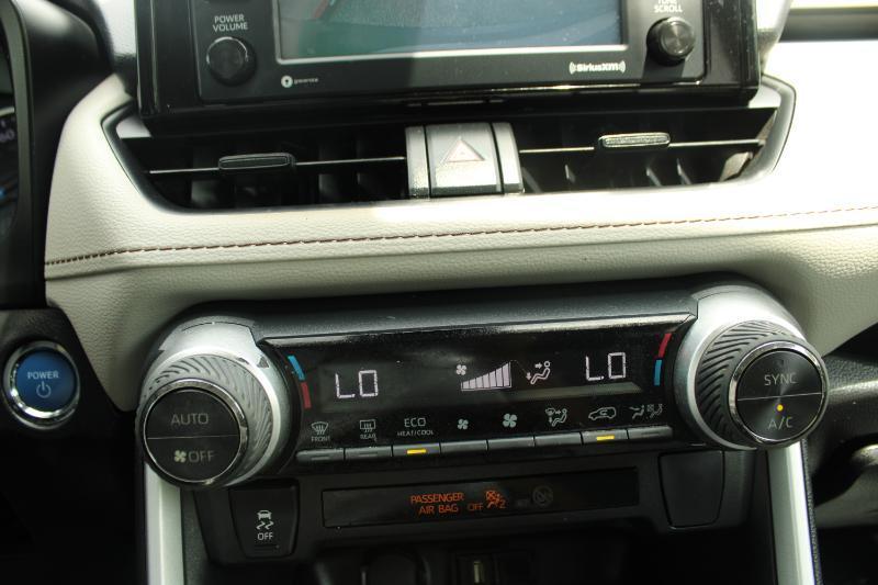 Toyota RAV4 Hybrid XLE AWD (Natl) 2022