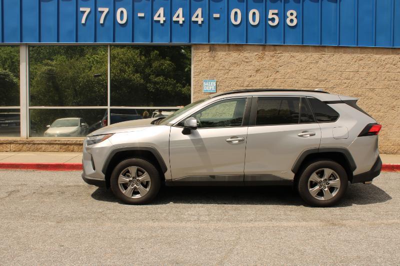 Toyota RAV4 Hybrid XLE AWD (Natl) 2022