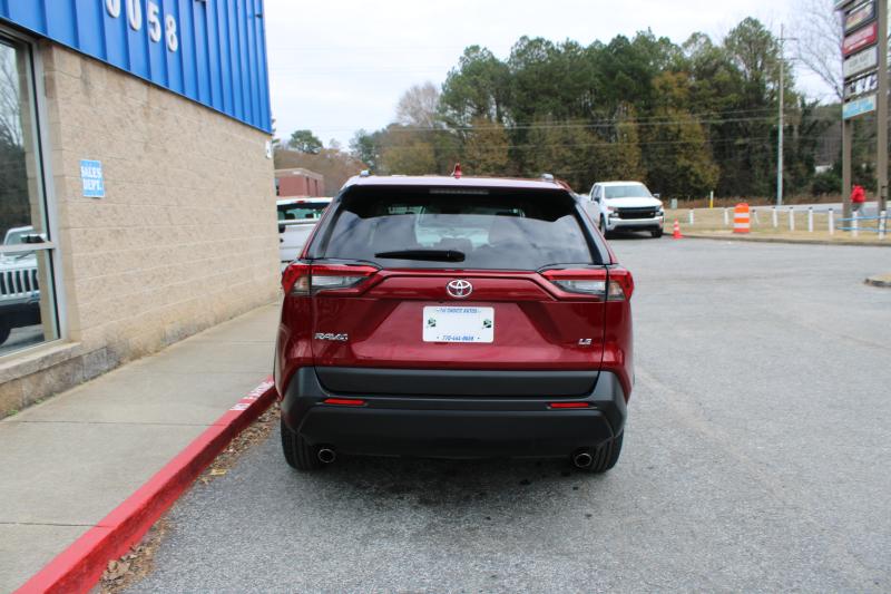 Toyota RAV4 LE FWD (Natl) 2021