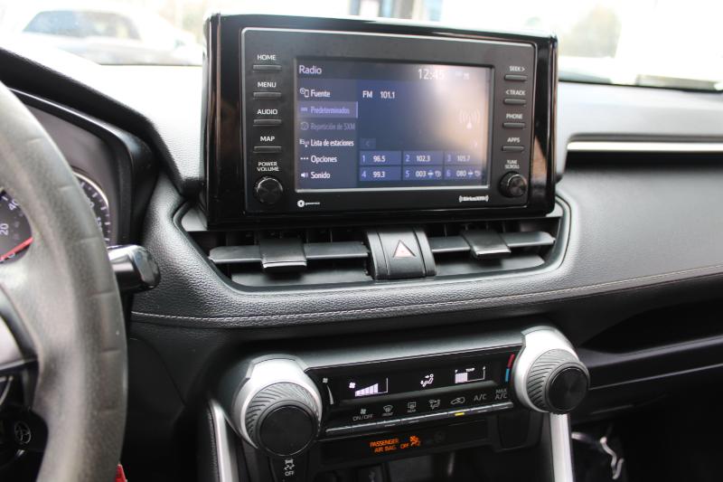 Toyota RAV4 LE FWD (Natl) 2021