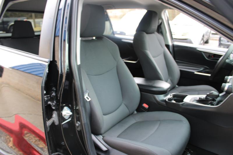 Toyota RAV4 Hybrid LE AWD (Natl) 2019