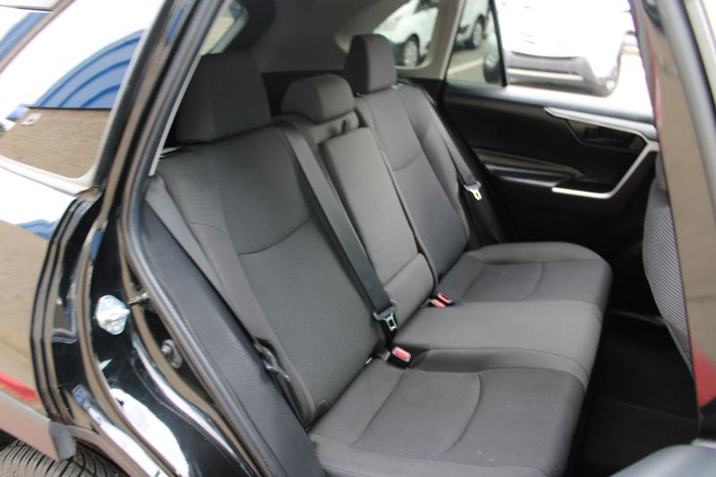 Toyota RAV4 Hybrid LE AWD (Natl) 2019