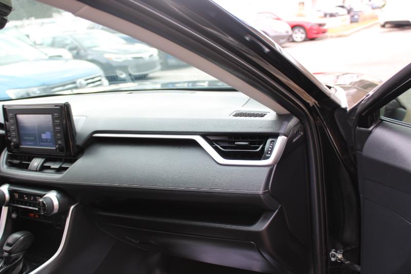 Toyota RAV4 Hybrid LE AWD (Natl) 2019