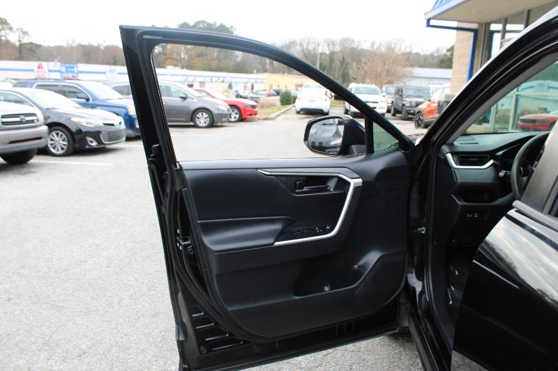 Toyota RAV4 Hybrid LE AWD (Natl) 2019