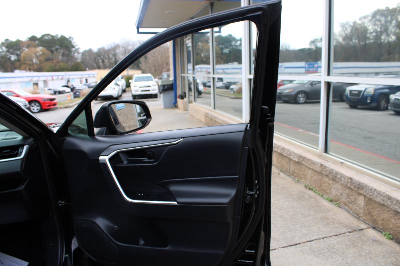 Toyota RAV4 Hybrid LE AWD (Natl) 2019