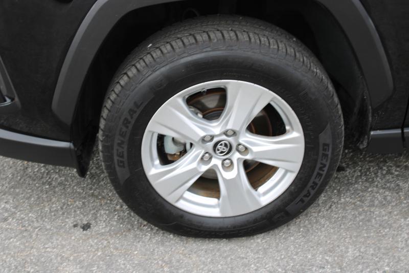 Toyota RAV4 Hybrid LE AWD (Natl) 2019