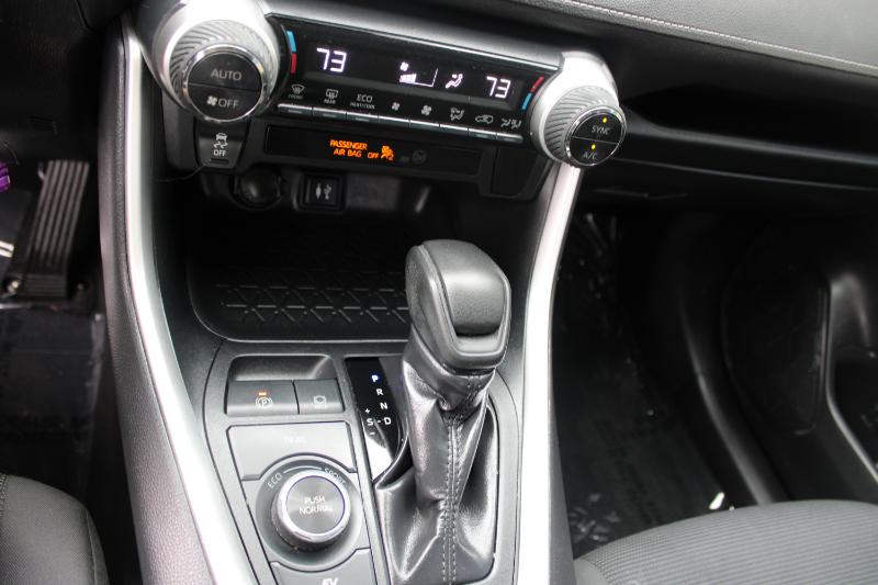 Toyota RAV4 Hybrid LE AWD (Natl) 2019