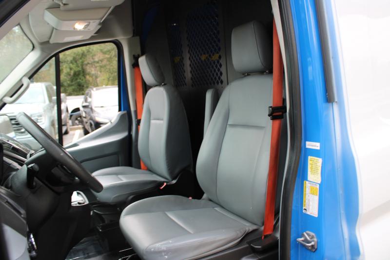 Ford Transit Van T-250 148" Med Rf 9000 GVWR Sliding RH Dr 2018