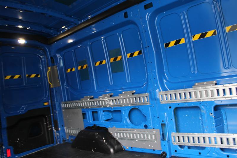 Ford Transit Van T-250 148" Med Rf 9000 GVWR Sliding RH Dr 2018