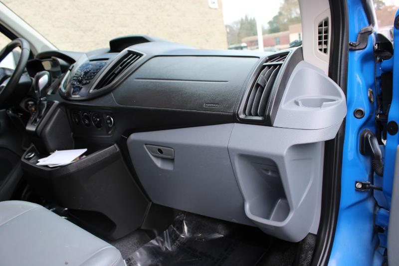 Ford Transit Van T-250 148" Med Rf 9000 GVWR Sliding RH Dr 2018