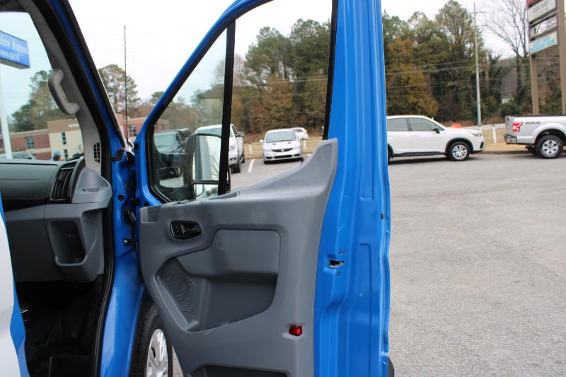 Ford Transit Van T-250 148" Med Rf 9000 GVWR Sliding RH Dr 2018