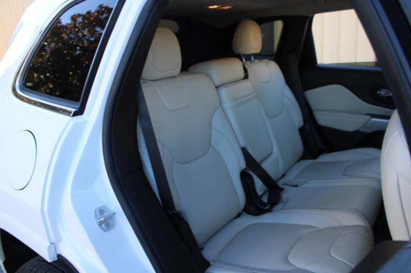 Jeep Cherokee 4WD 4dr Overland 2016