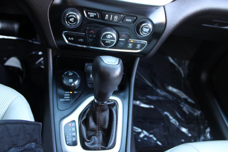 Jeep Cherokee 4WD 4dr Overland 2016