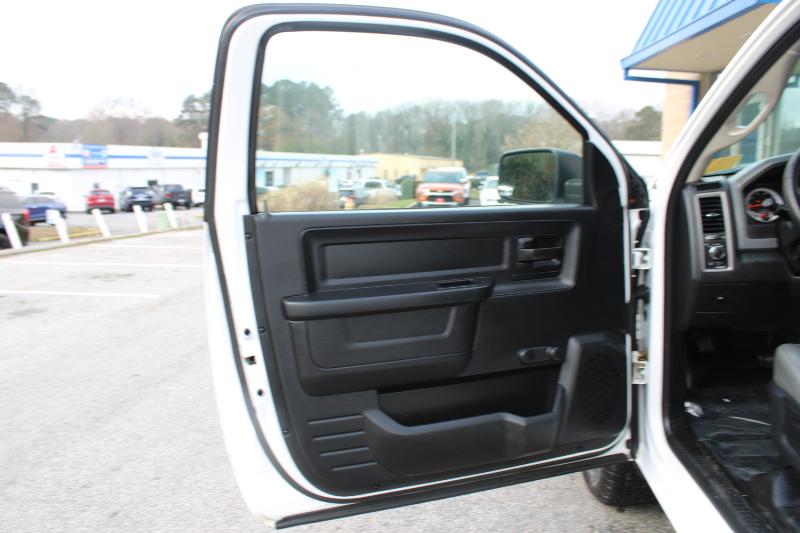 RAM 1500 4WD Reg Cab 140.5" Tradesman 2014