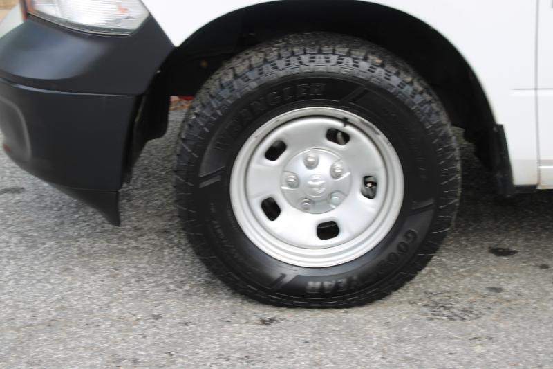 RAM 1500 4WD Reg Cab 140.5" Tradesman 2014